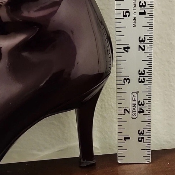 Stuart Weitzman Ruby Bordeaux Ankle Boots. Stunning Patent Leather, Comfortable! - Picture 6 of 9